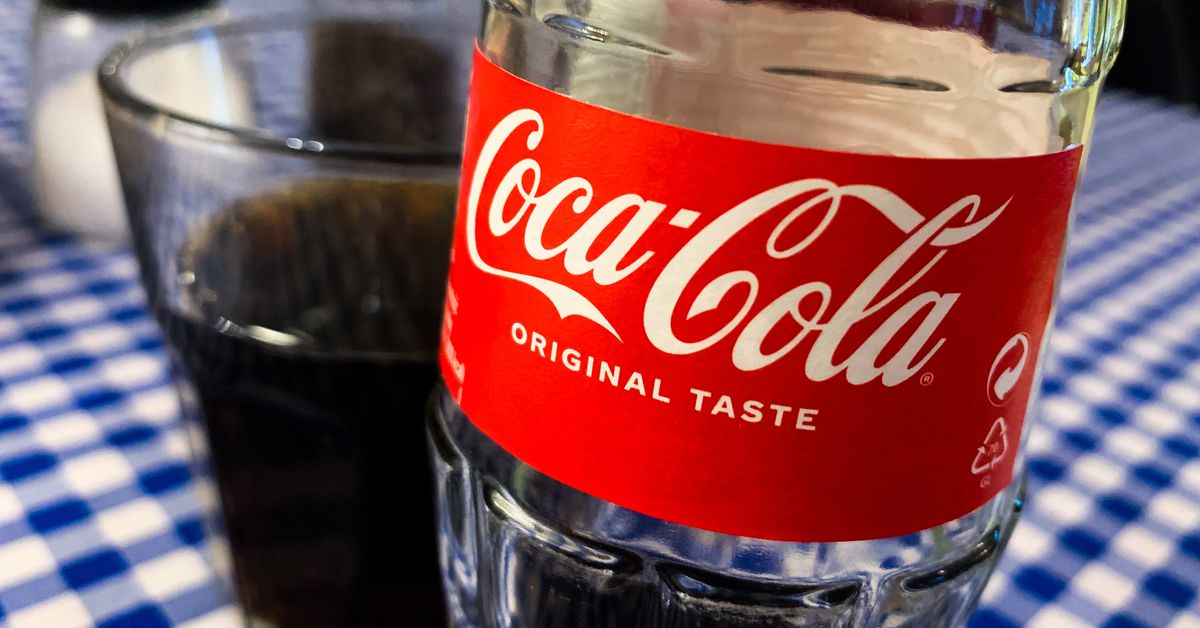 mexicanelite's tweet photo. The Weird (and Wired) Truth Behind What’s Really in Coca-Cola https://t.co/QIdFrHMtmM https://t.co/NkbKdjCGt4