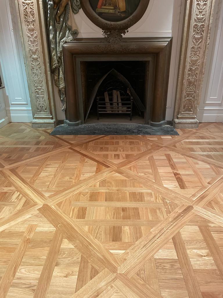 planet_flooring's tweet photo. Completed this interesting project in SW3. Hand cut #versailles panels supply and fitted, sanded and finished with #Osmo oil https://t.co/4nuAYgU2oZ