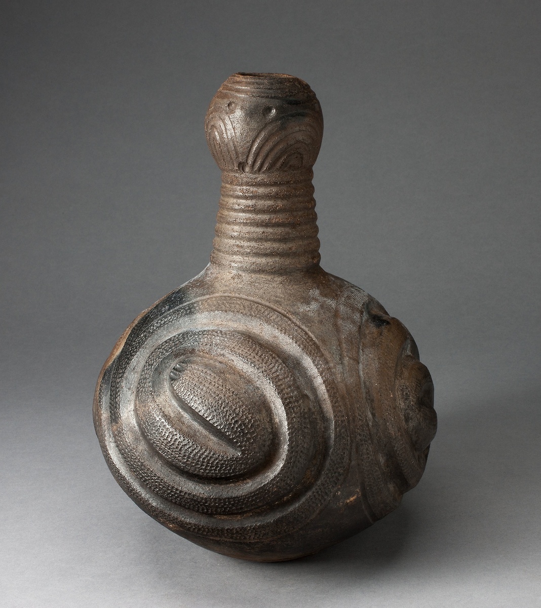 aic_african's tweet photo. Zande, Bottle, 1901 #zande #africanart https://t.co/qufhXrsgrT https://t.co/46vEAdrmUv
