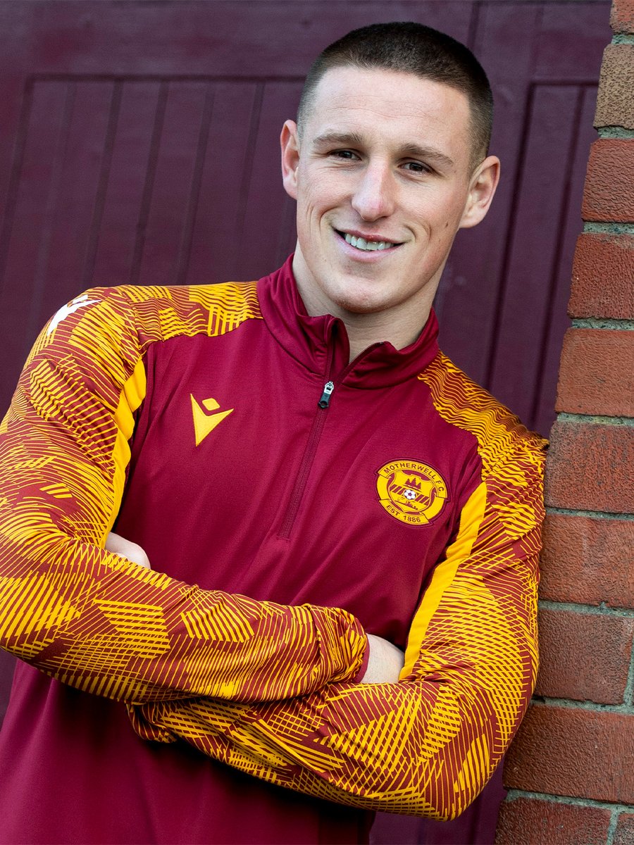MotherwellFC's tweet photo. Making an impact so far 👊

@DanCasey1997 https://t.co/B8dChVM0AR