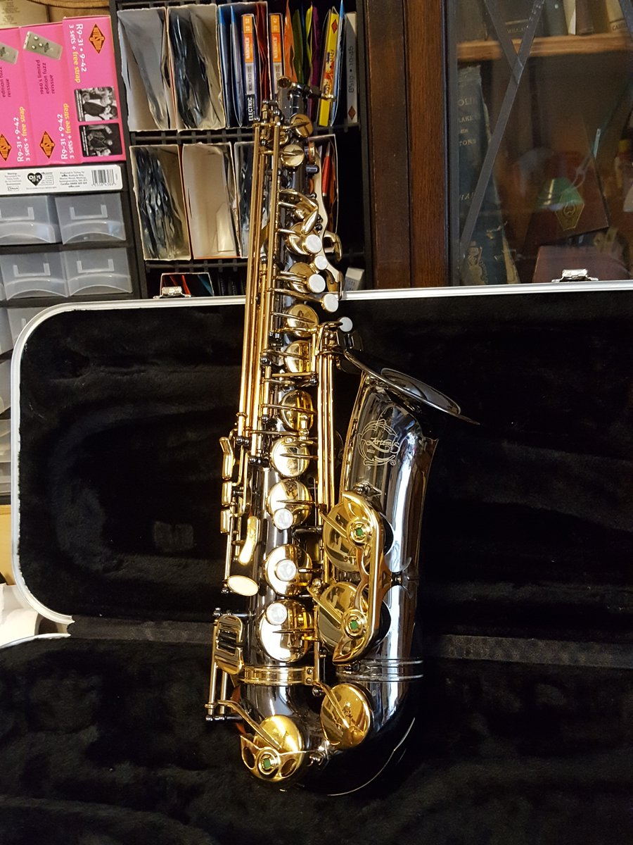 This pre-owned Artemis alto saxophone in black and gold lacquer has just been put through the workshop by Tony and is now on sale for just £299.00. #saxophone #altosaxophone #trevorjames #artemissaxophone #woodwind #saxophoneshop #woodwindspecialists #musicshop #music #bolton