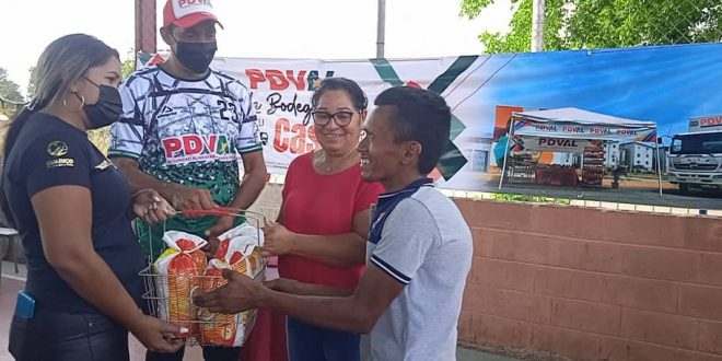 DianaIndustrias's tweet photo. #2Ma| #DianaInforma
Misión Alimentación atiende con Jornada a cielo abierto a la parroquia El Calvario en Guárico
Leer más ⬇️⬇️⬇️
https://t.co/9Mi6CsOkku
#ProducirEsIndependencia https://t.co/caF1FLrw4Z