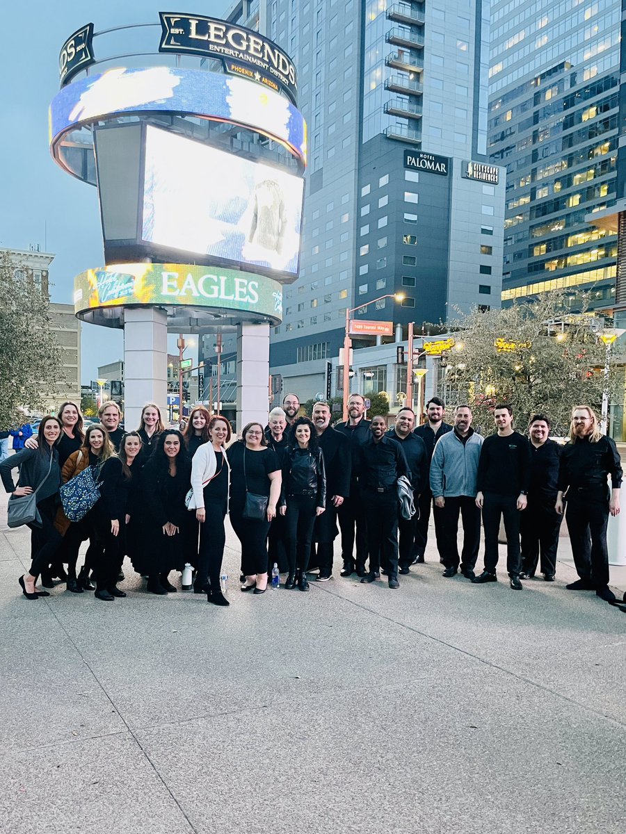 SolisChoir's tweet photo. Last night we sang with The Eagles. These singers had a blast on stage with this iconic band! 

If you were there, thanks for giving us the warmest welcome! We loved your energy! 

#eagles #phoenix #livemusic #performance #choir #choralmusic #theeagles #singing #choirs https://t.co/rvrfyo0oTv