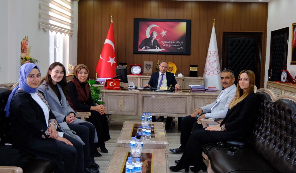 Silopi ilçemiz Senan İdin Fen Lisesi okul Müdürü ve öğretmenlerimiz, Müdürümüze ziyarette bulundu. Nazik ziyaretleri için kendilerine teşekkür ederiz.

<a href="/tcmeb/">Millî Eğitim Bakanlığı</a> <a href="/valiosmanbilgin/">Osman BİLGİN</a> <a href="/SirnakValiligi/">T.C. Şırnak Valiliği</a> <a href="/mirzatetik78/">Mirza TETİK</a>