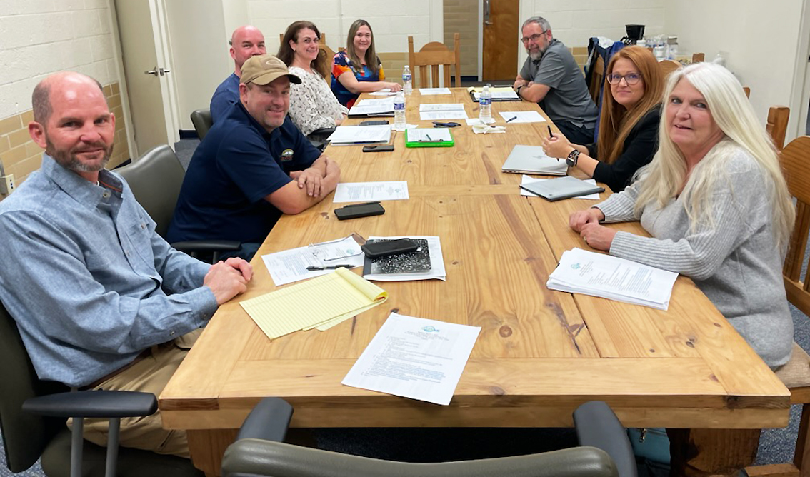 HCCAC2012's tweet photo. HCCAC board members were joined by reps of @cityofgranbury &amp; the @unitedway of Hood County. Attendees included (clockwise) Aaron McLain; Richard Durant; Mark Franco; Michelle McKenzie; Jamie Franco; Brian Caruthers; Crystal Moore, United Way; DeAnna Hines. Photo by @KMACChuck https://t.co/4hIQcVSpRM