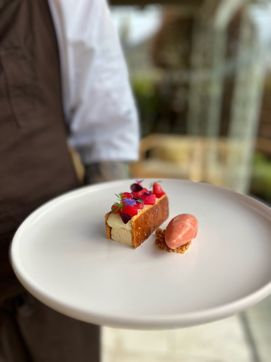 Yorkshire rhubarb, rhubarb parfait, white chocolate crémeux, caramelised puff pastry. Dessert on our tasting menu. 

#simpsonsrestaurant #michelinstar #birmingham #edgbaston #birminghamrestaurant  #rhubarb #dessert