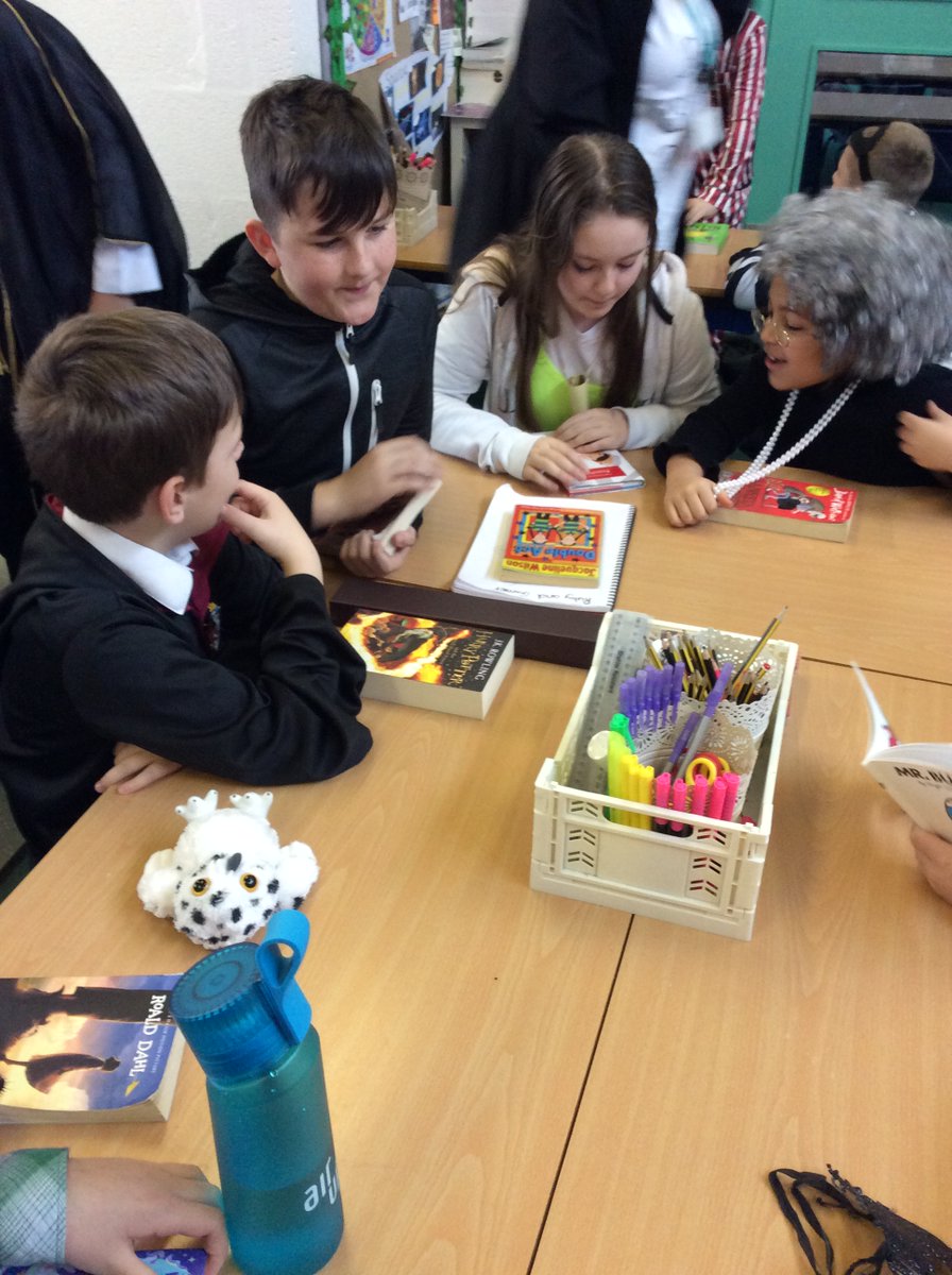 MeadatHilperton's tweet photo. Some more photographs of the lovely book talk between Year 6 and Year 3 reading buddies! #WorldBookDay 📚 https://t.co/XDGvxrjTtl