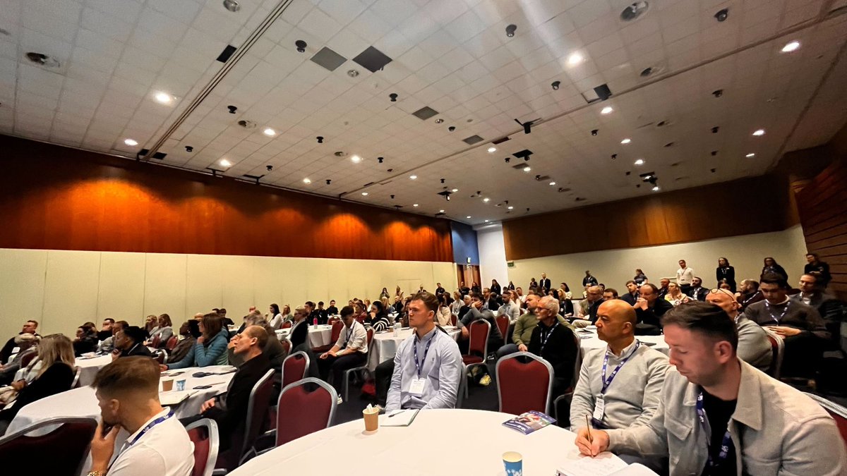 csep_scpe's tweet photo. Dr. Robert Ross &amp; Zach Weston (@CSEP_CEO) dove into international best practice and addressed health outcomes through the #24HourMovementGuidelines  with an incredibly engaged audience at the #YSTConference! 👏🇬🇧

@YouthSportTrust #MakeYourWholeDayMatter https://t.co/2kjDZVZKUF