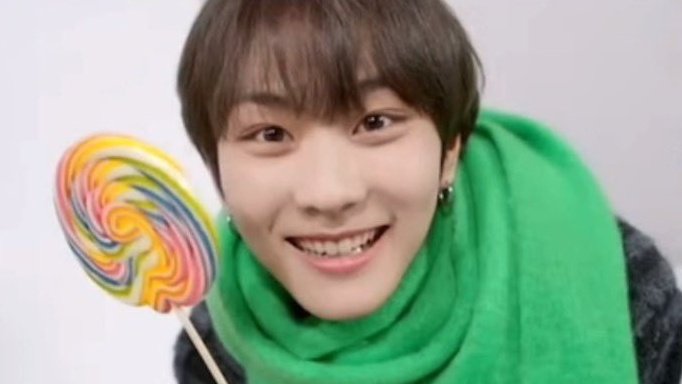 jungwon lollipop 🍭