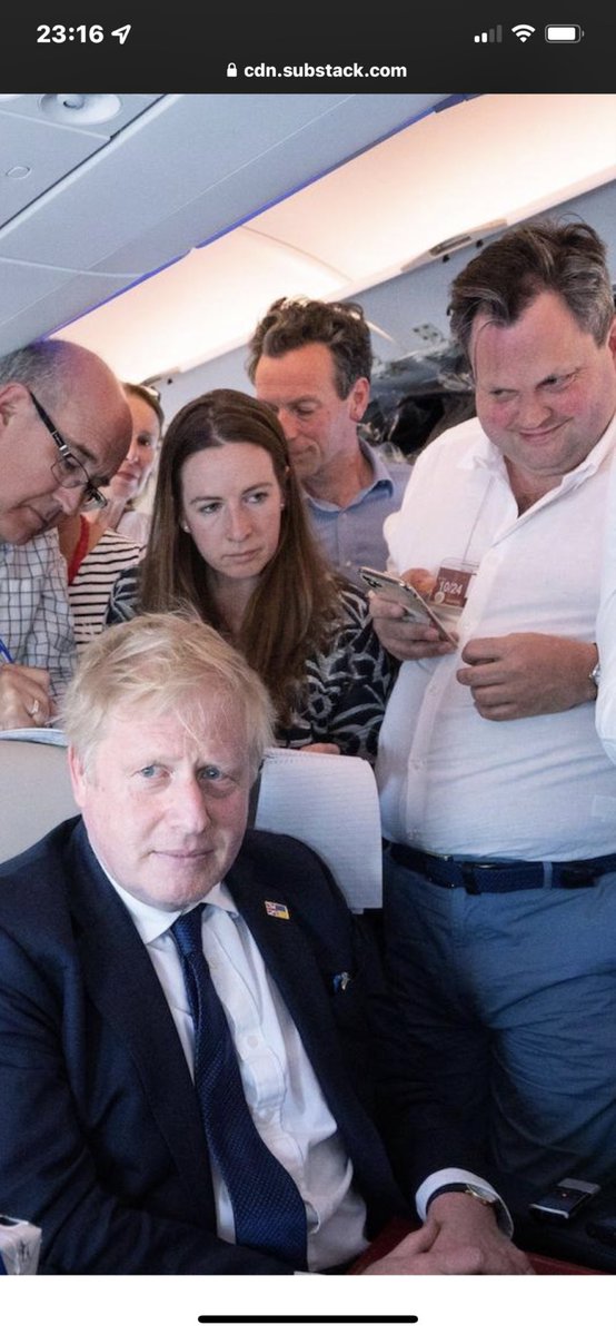 mellowmark's tweet photo. @colinrtalbot @MikeGapes He blocked me for tweeting this photo. 😂 https://t.co/IOnQhoZ0Ek