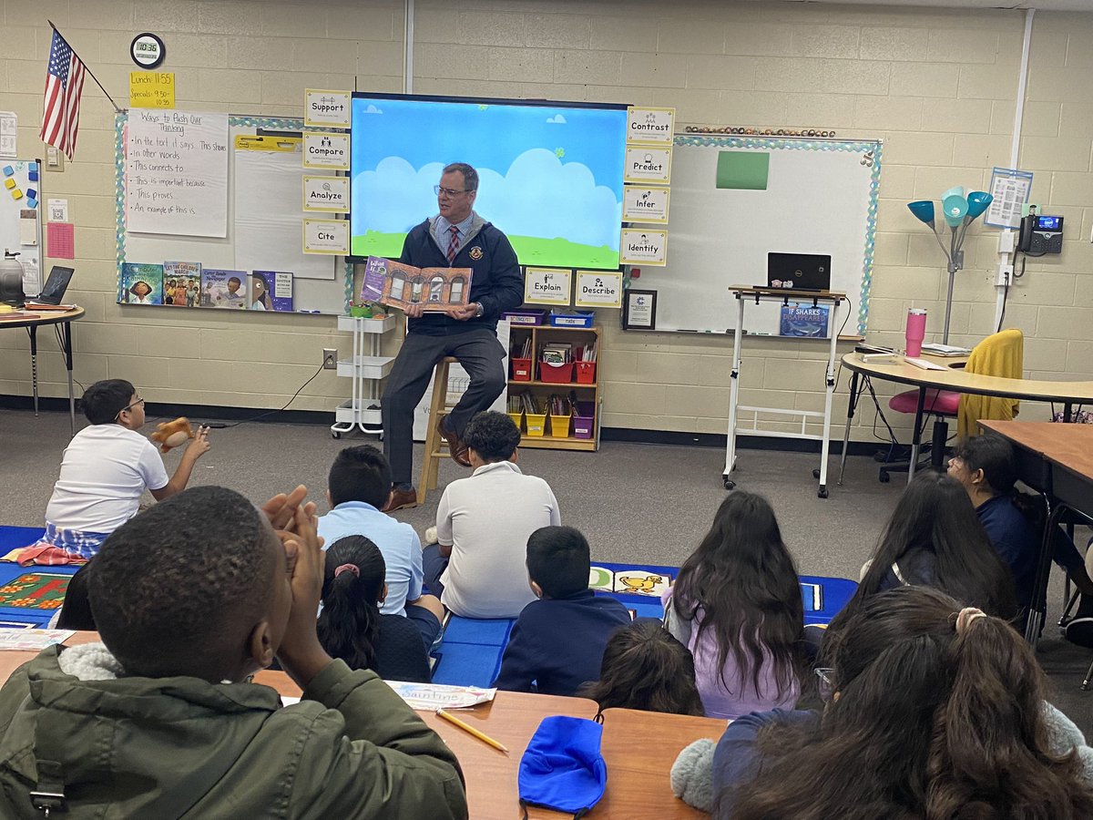 SBSullivan9's tweet photo. Thank you to Mr. Yoder from Pearson Middle School for reading to our 5th graders today! @DeanYoder3 @pearsonpilots @belmontbears https://t.co/6bkitd8qms