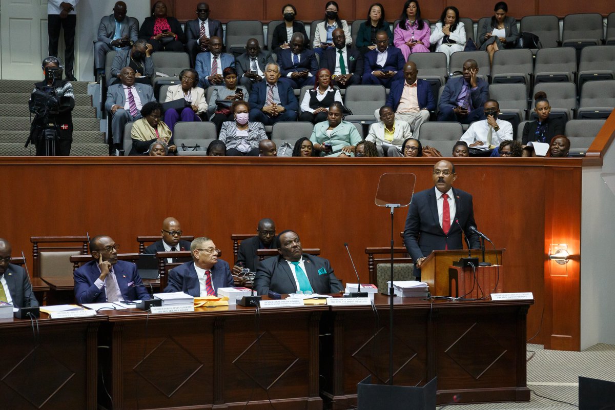 Prime Minister Browne announces two-pronged strategic focus to sustain economic growth. #Budget2023
Read more: m.facebook.com/story.php?stor…