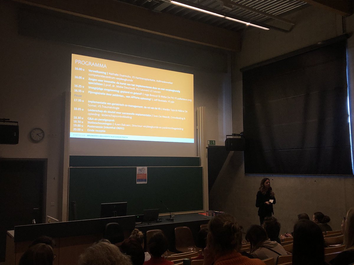 AnnickVcl's tweet photo. Het #VSSymposium is gestart! Prof. @mieke_deschodt bespreekt de kunst van het implementeren in 10 stappen! #implementatie #nursingresearch 

@N_Duerinckx @UZLeuvenNursing @UZLeuven https://t.co/6FaysHzYIN