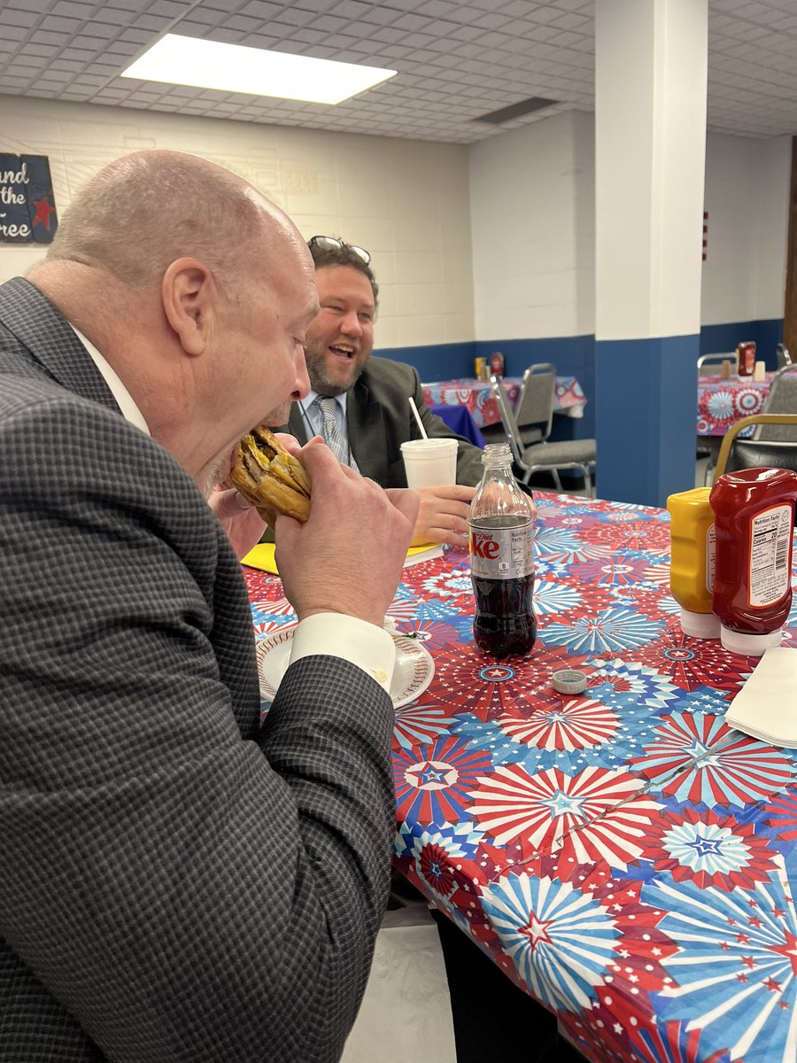 JackrabbitFans's tweet photo. More Capitol cafe. Double sausage breakfast sandwich for @Karladam7 4.5 as it came on the plate. 5.0 with hot sauce. #dougeats with @DrewDuncan4 @DougAbraham1 @billvancamp @CashAndersonSD https://t.co/qSS7D8lcBz