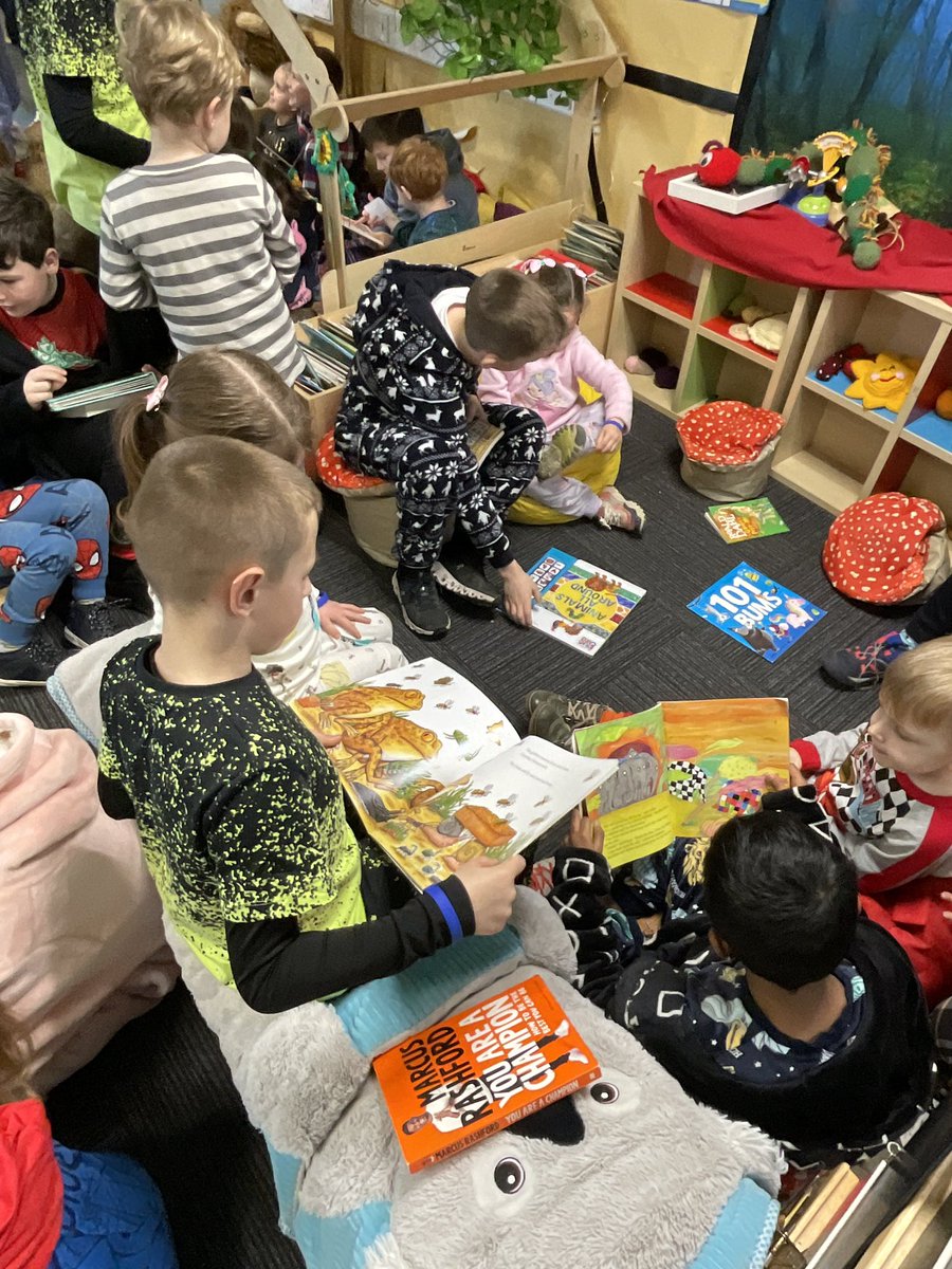 Year 5 enjoyed reading and sharing some of their favourite books this morning with <a href="/ecclaneendsyr/">@ecclaneendsYR</a> #WorldBookDay