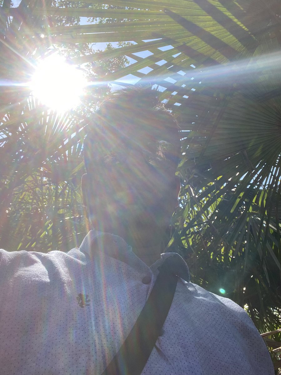 KaalaaTeekaa's tweet photo. Does this counts as #SunKissed or it’s #SunSlapped ??
😜 https://t.co/BN3Zpt1HJX