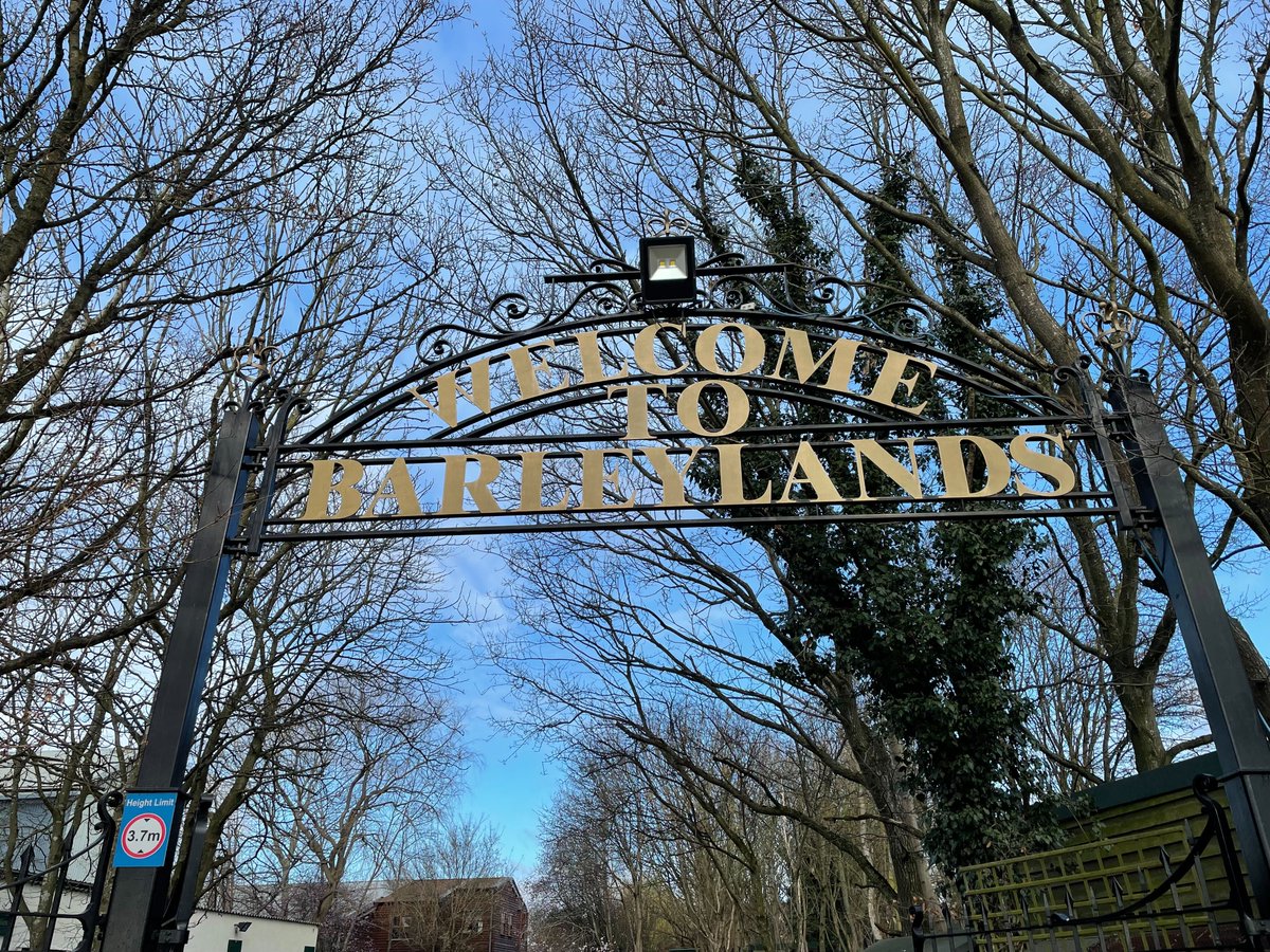 Beards & Daisies tweet media