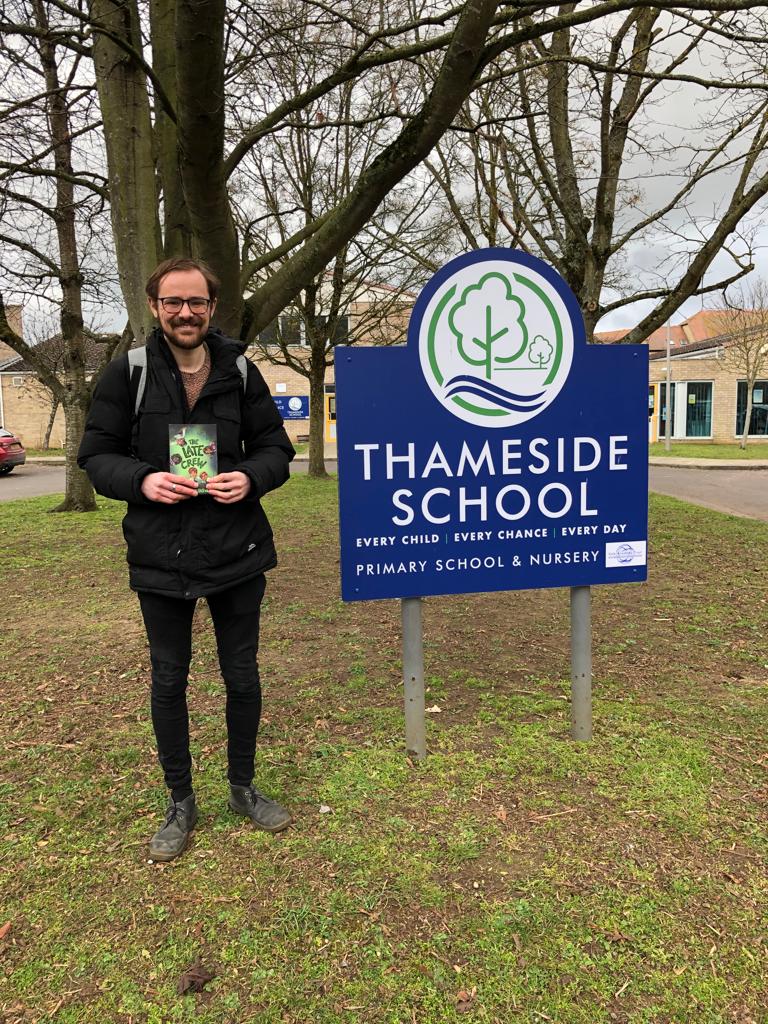 BeFreeYC's tweet photo. Thank you to Drayton Primary, Thameside Primary, @LadygrovePark, Didcot Primary Academy, @NettlebedSchool, @BadgemoreHenley @ValleyRdHenley, @thedragonschool, Watlington Primary School &amp; Barley Hill Primary. 📖🌈🌟

@RabTales 🙏👽

#worldbookday #youngcarers #befreeyc https://t.co/5V4jn88QUf