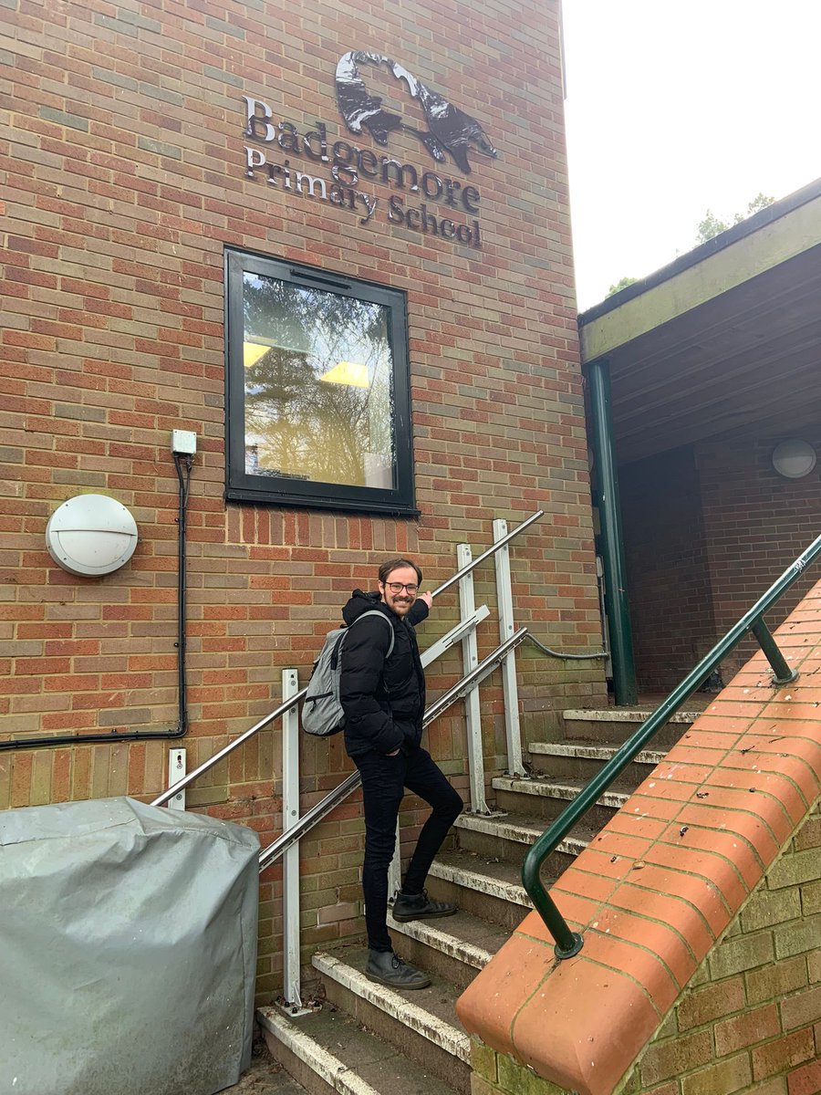 BeFreeYC's tweet photo. Thank you to Drayton Primary, Thameside Primary, @LadygrovePark, Didcot Primary Academy, @NettlebedSchool, @BadgemoreHenley @ValleyRdHenley, @thedragonschool, Watlington Primary School &amp; Barley Hill Primary. 📖🌈🌟

@RabTales 🙏👽

#worldbookday #youngcarers #befreeyc https://t.co/5V4jn88QUf