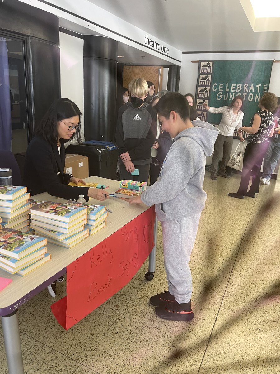 JeffersonReads's tweet photo. Thank you so much @kellyyanghk for coming to speak with our TAB students! Rave reviews for, every student who has started reading Finally Seen. Thanks @APSLibrarians for the delicious pizza lunch as well! @JeffersonIBMYP @APSLibrarians #readMG #FinallySeen https://t.co/1Km2hAlNDM