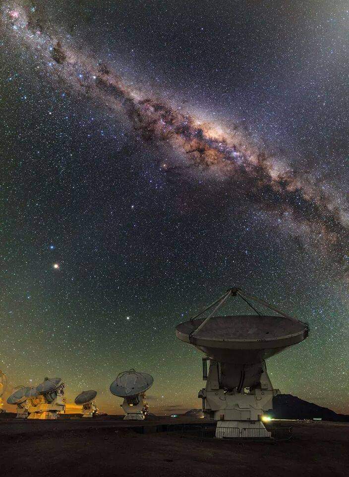 Bitacora_Cosmos's tweet photo. Soy un convencido que se deberia enseñar Astronomía elemental en la educación infantil, enseñarles de donde venimos, nuestro vecindario estelar y explicarles los fenómenos celestes que se presentan frente a nosotros. Será plantar una semilla en sus corazones @Mineduc @UNICEF https://t.co/JibB5fbLAY