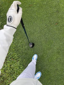 The same goes for golf. Even if you hit a bad first shot, if you can stay calm and plan, it doesn't mean you will lose.