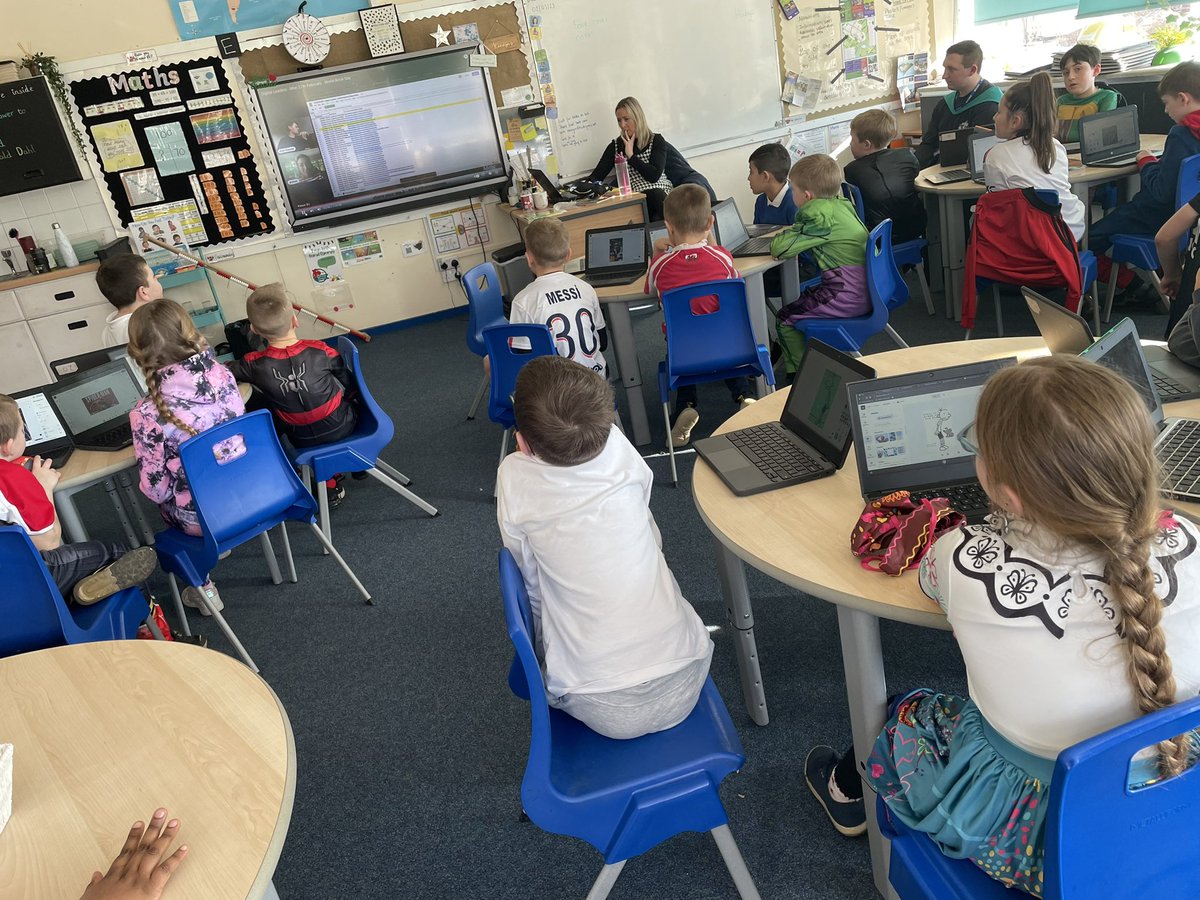 Year 4 enjoyed their <a href="/WorldBookDayUK/">World Book Day UK 📚</a> Adobe session with <a href="/dom_traynor/">Dom Traynor</a>  this afternoon. Lots of new skills learned. 💻 📚