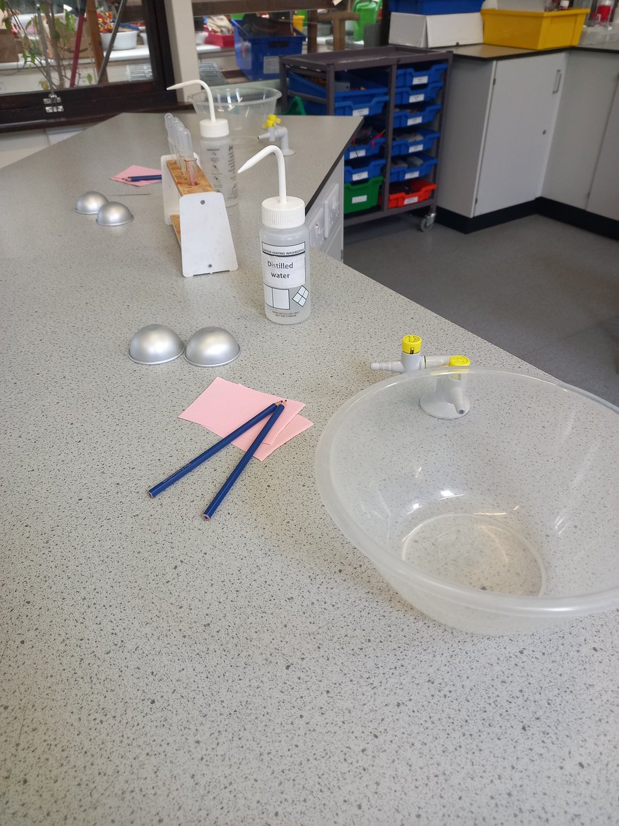 OPSScience's tweet image. A great day for a dinosaur-themed  inspiration lab! Making fizzy bathbomb dinosaur eggs with a dinosaur ranger! Happy #WorldBookDay2023! @OPS_OratoryPrep