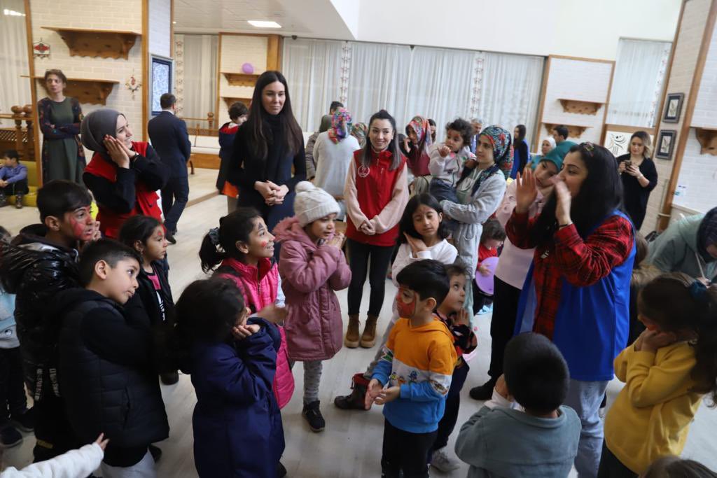 📍Samsun’umuzda
Münevver Ayaşlı Yurdu’muzda depremden etkilenen vatandaşlarımızla bir aradaydık.
Yaralarımızı birlikte saracak; millet olarak el ele, omuz omuza, gönül gönüle bu günleri aşacağız.