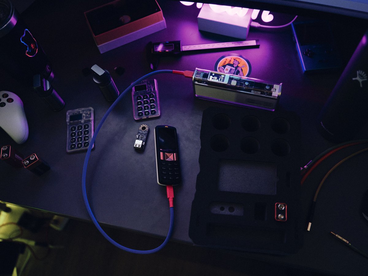 NimbusCyberTech's tweet image. @FOUNDATIONdvcs passport dreamin...

Any plebs have any input on what they would want to see included in a Passport specific Nimbus?

Also dreaming about a multisig case that holds 3 different manufacturer timechain remotes

#Bitcoin