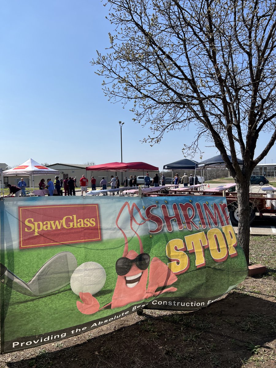 txbiomed's tweet photo. Huge thanks to @SpawGlass1953 for hosting a Fat Tuesday shrimp boil for our employees last week! Food and fun were had in honor of animal research & facilities staff at #SNPRC. Spaw Glass knows how to throw a party & how to make construction magic happen! https://t.co/vNuEB6bTfY