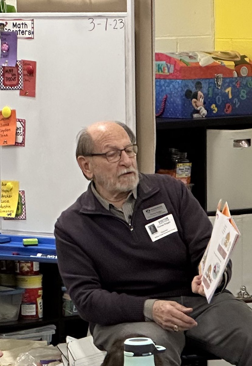 Thank you to <a href="/Woodridge68/">Woodridge Dist 68</a> Board Vice-President Tom Ruggio for reading at Read Across America today! <a href="/WillowCreek68/">Willow Creek School</a>