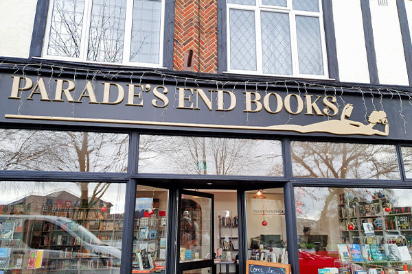 LBRUT's tweet photo. 📚  To celebrate #WorldBookDay we spoke to Rachel, from Ham's Parade's End Books and Adam, from The Sheen Bookshop what they love most about running their shops, local events, and of course, their favourite book recommendations!

Hear from them here 👇
https://t.co/yCgO3gO6Ok https://t.co/DqhkCkxG8l
