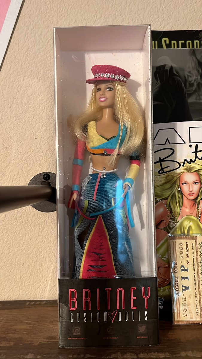 BritneyFunko tweet picture