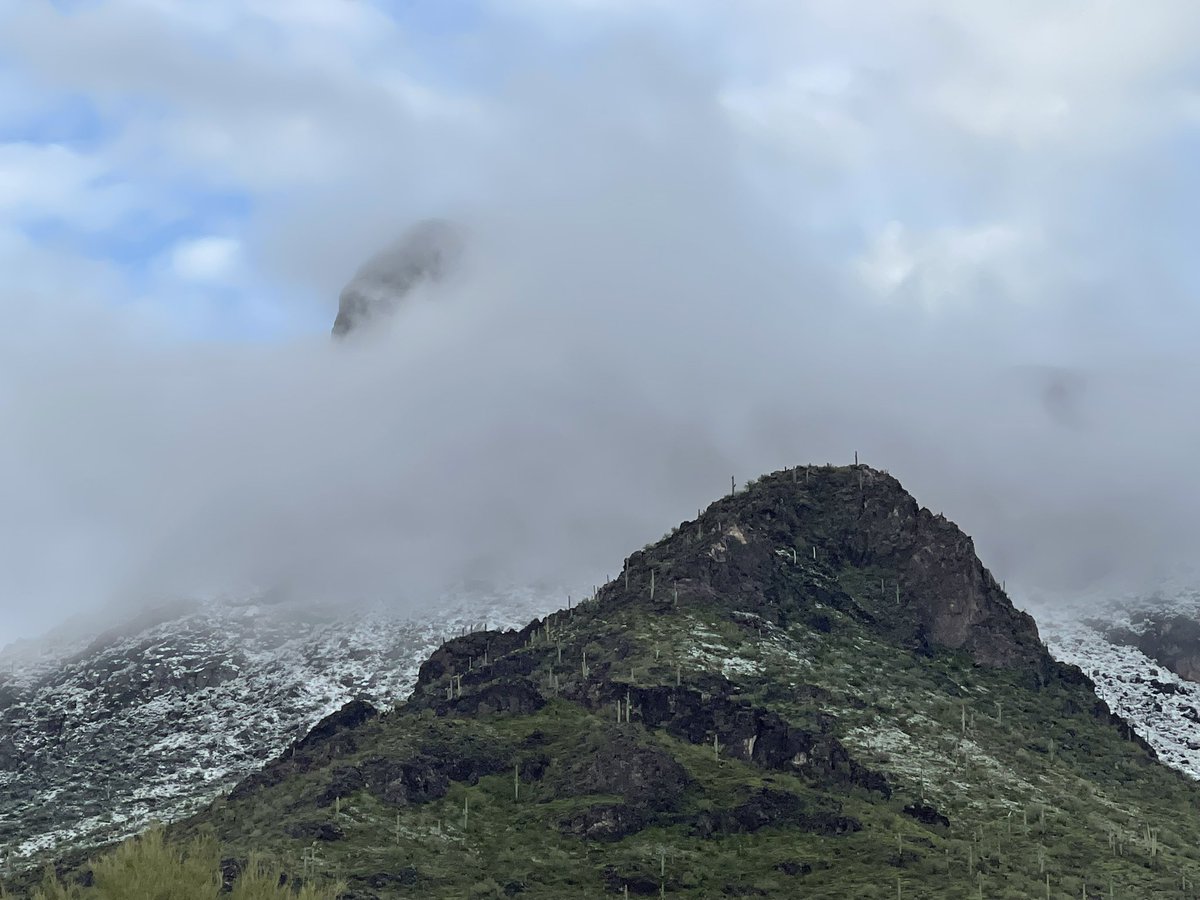 PinalCountyDS's tweet photo. Ever seen snow on Picacho? #ExplorePinal https://t.co/hdo14oDJbA