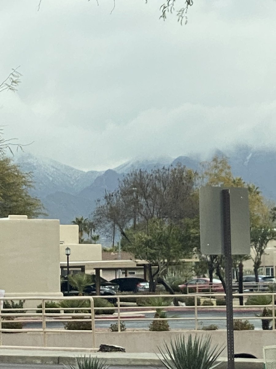 savannahleeh's tweet photo. Is that snow on the McDowells? What a fun night/morning for this weather nerd #azwx https://t.co/wxsK59Kyxg