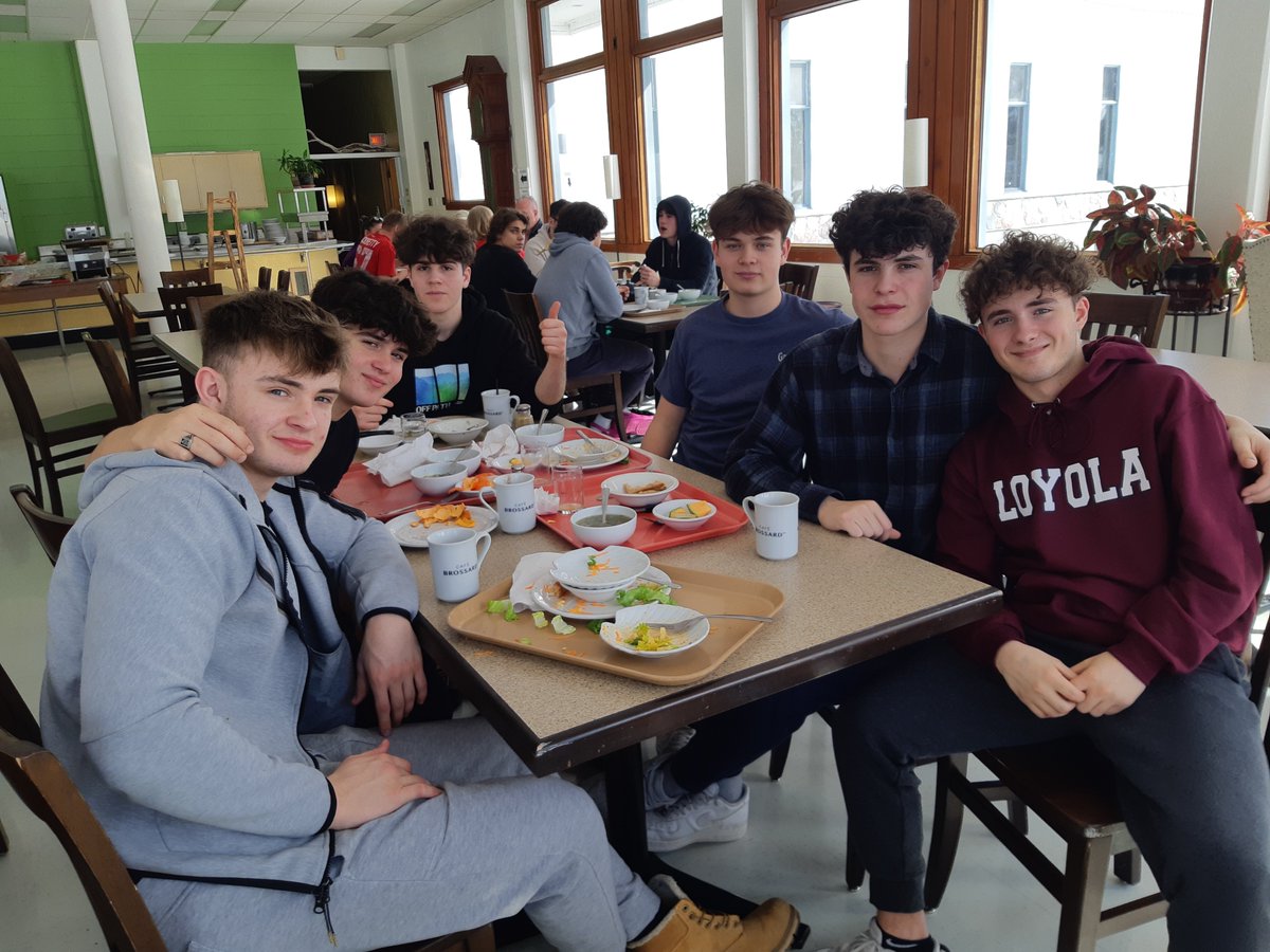 loyolamontreal's tweet image. Loyola students enjoyed their time
during Kairos LIV (54). Kairos is an optional three-day
retreat available to students in Secondary Five that
provides an opportunity for a more in-depth retreat
experience to reflect on their relationships with others,
and themselves. #LT4