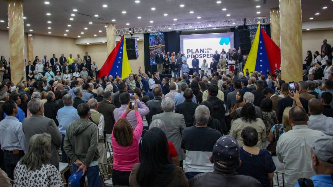 #PlanProsperi Trabajaremos en conjunto con los gremios y sindicatos para recuperar el sistema educativo nacional y el futuro de los jóvenes. Así lo dijo el próximo Presidente de Venezuela <a href="/prospericarlos/">Carlos M. Prosperi</a>

¡Apostamos por un modelo inclusivo y de trabajo mancomunado!