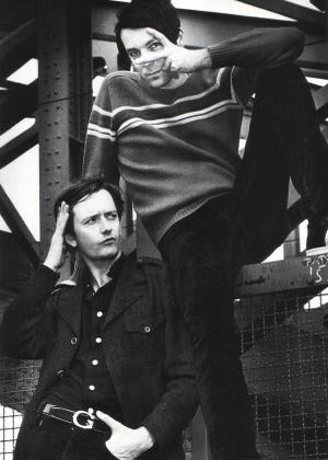 Britpopmemories's tweet image. Rest in peace Steve Mackey. Very sad news.