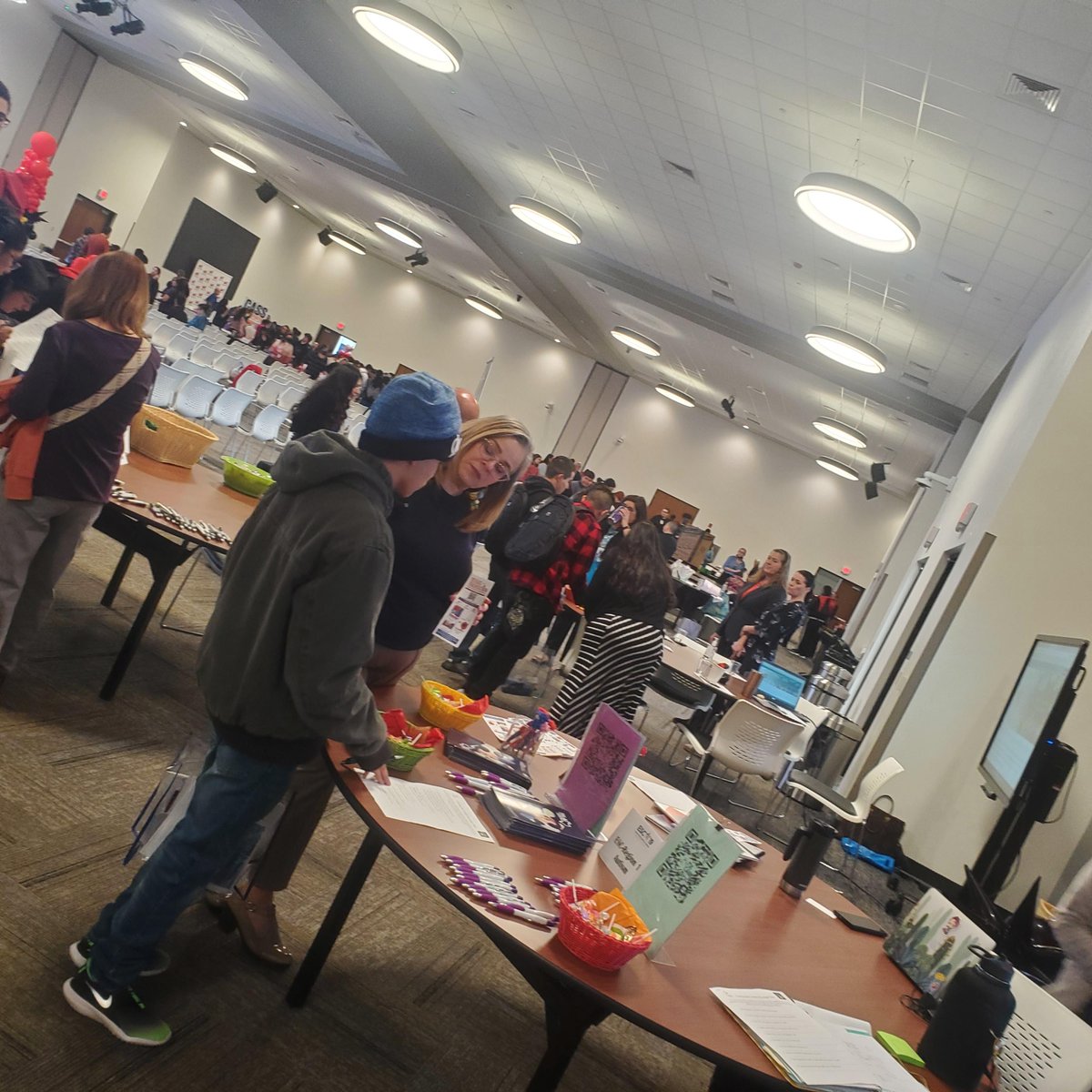 LWoodESC19's tweet photo. Charting the Course Day Three Agency Fair and Clothing Closet by Kat! Over 200 students grades 8th-12th and 70+community agencies! https://t.co/eQULOZ1LyB