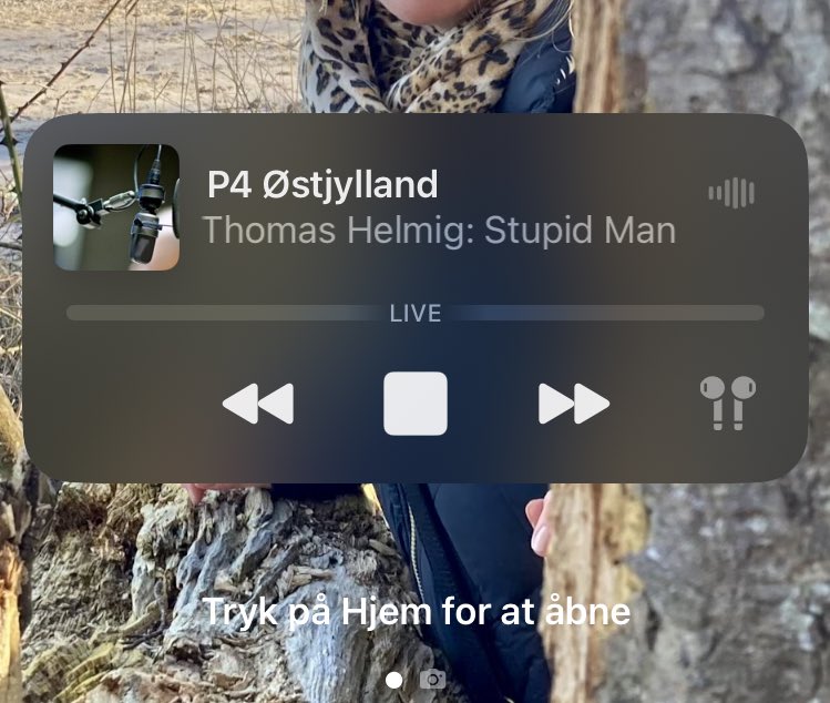 MortenKock's tweet photo. Der hygges i #pendlerbussen ❤️

#ThomasH #stupidman 

#barnafbyen ❤️ https://t.co/KsOtT9wHSK