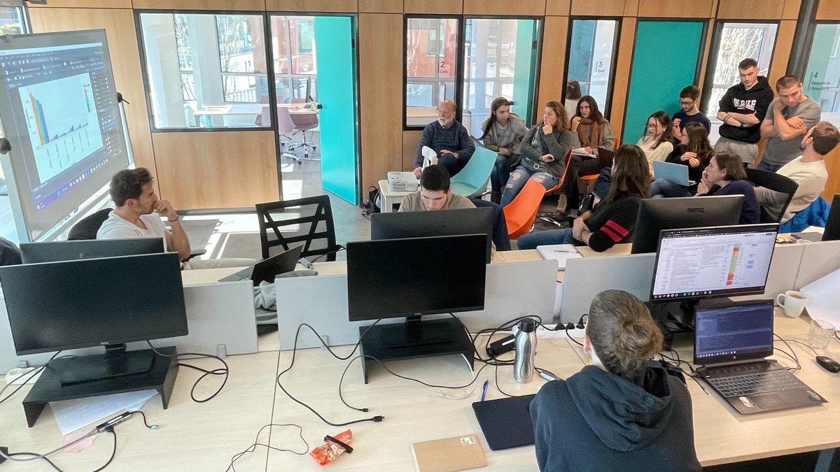 Ahir vam fer una ‘#Datathon’, i va ser tot un èxit! 🙌🏼

Els nostres equips de Recerca i Data, conjuntament amb altres àrees d’Innovamat, vam interrompre el nostre dia a dia per fer-nos preguntes, analitzar informació i cercar respostes.🤔

Voleu saber com va anar? Endavant fil!🧵