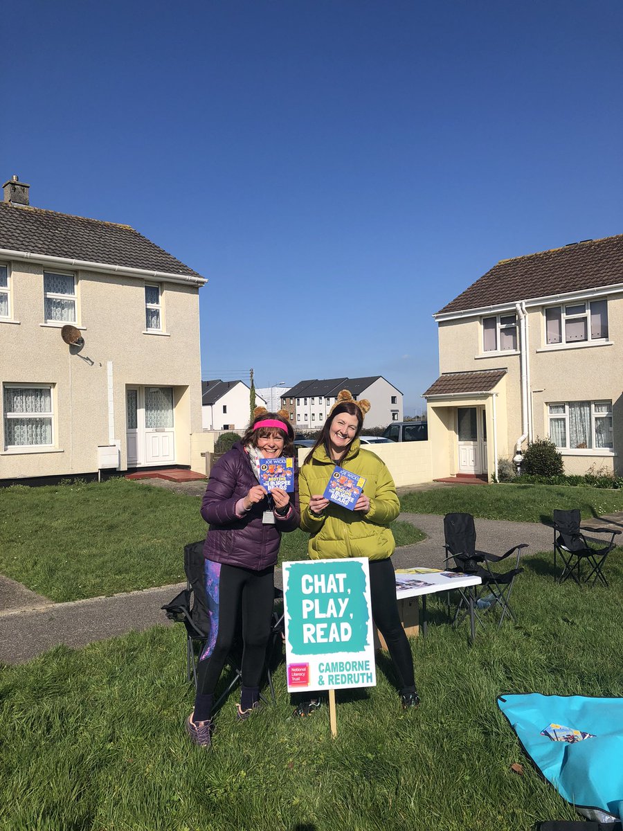 JoKnuckey's tweet image. Promoting early reading in Camborne, Cornwall with @thebodycoach @WorldBookDayUK @Literacy_Trust #chatplayread