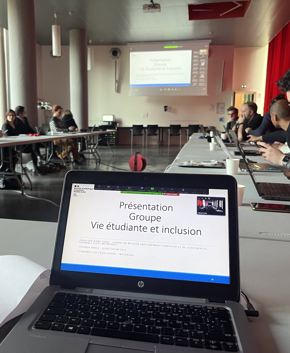GFioni's tweet photo. 2e concertation de la vie étudiante sur le territoire @CrousGrenoble Plus de 50 personnes présentes et en visio pour écouter et échanger sur les bilans intermédiaires des GT Merci à tous pour l’impressionnant travail réalisé 
RDV en mai pour le rapport final @RegionAcAura https://t.co/OmbAnAnJY4