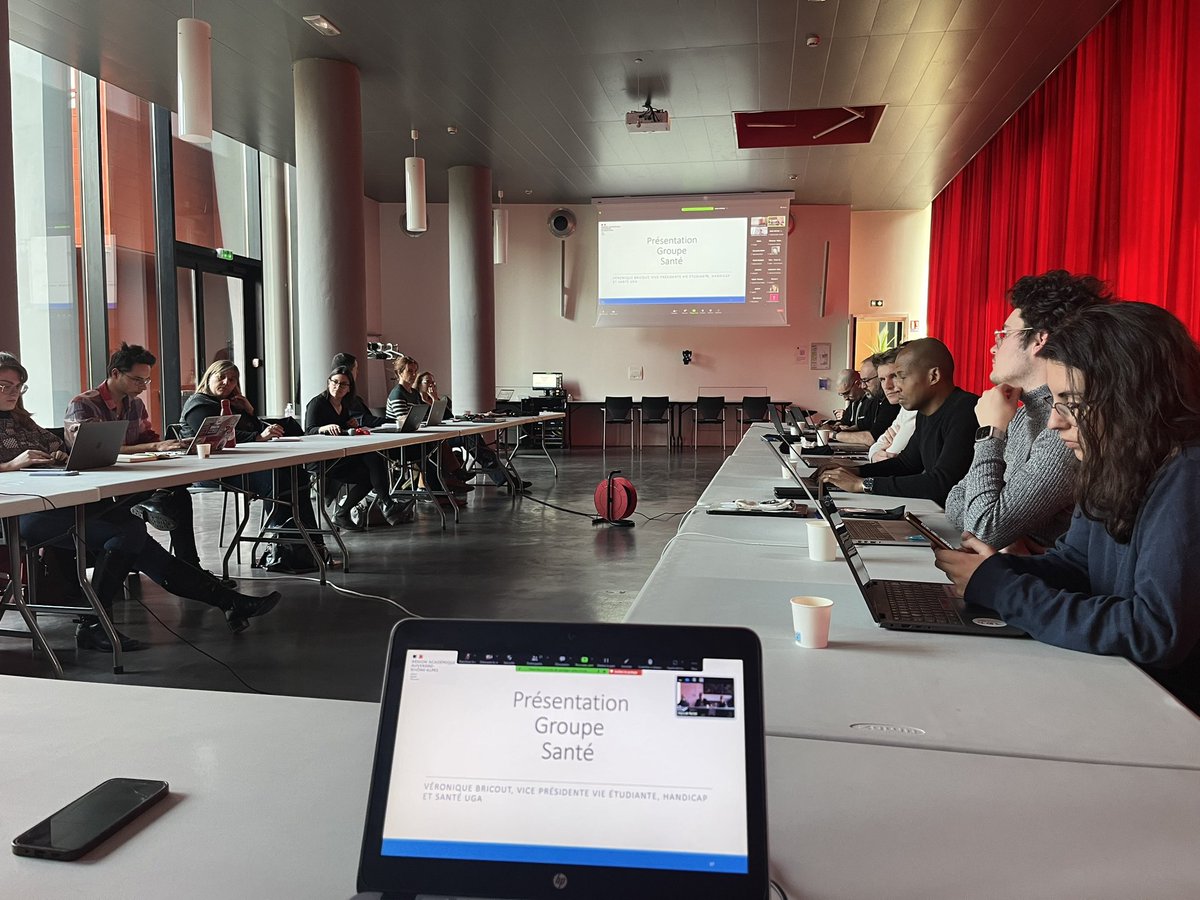 GFioni's tweet photo. 2e concertation de la vie étudiante sur le territoire @CrousGrenoble Plus de 50 personnes présentes et en visio pour écouter et échanger sur les bilans intermédiaires des GT Merci à tous pour l’impressionnant travail réalisé 
RDV en mai pour le rapport final @RegionAcAura https://t.co/OmbAnAnJY4