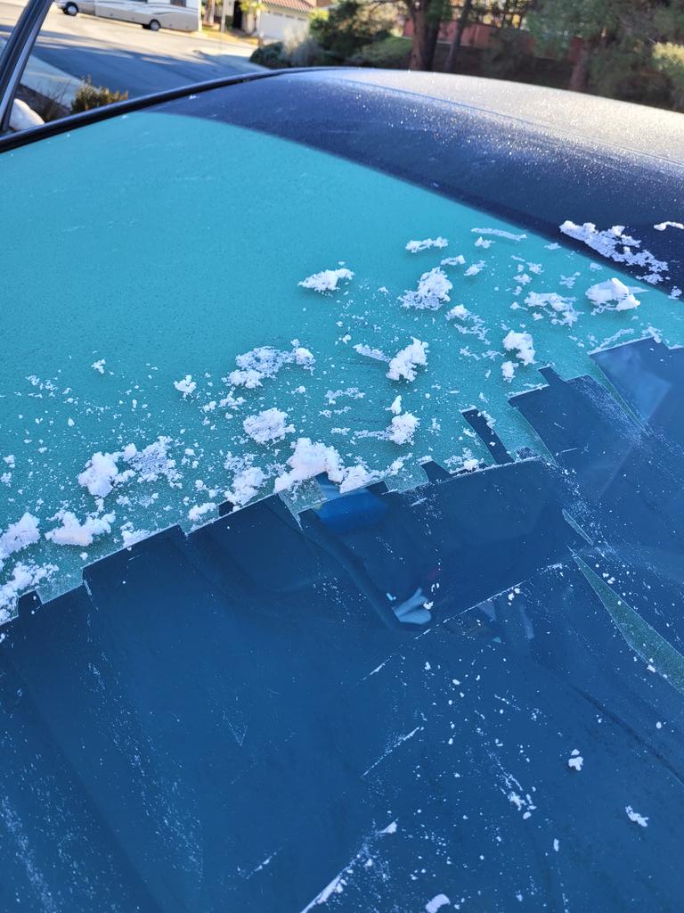 KimGuim's tweet photo. Of course there was lots of ice scraping this morning. #CAwx #Murrieta #IEweather https://t.co/qpYD4Btfpu