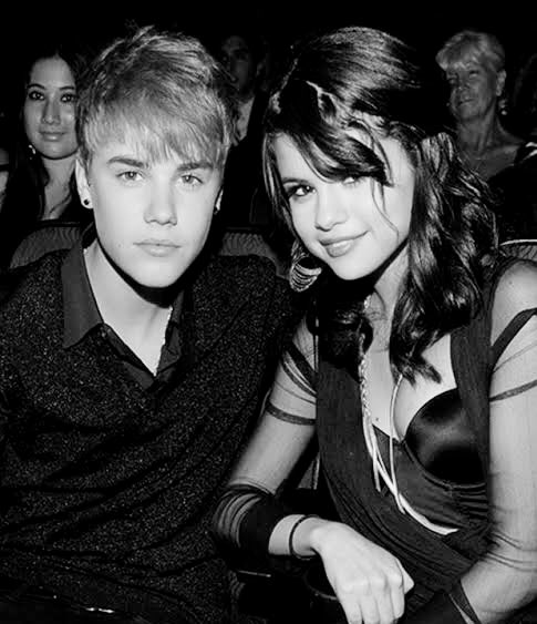 kenjikishimxto's tweet photo. THREAD com coisas necessárias que você deveria saber (história original, datas e provas) antes de tomar partido na polêmica “Selena Gomez x Justin &amp; Hailey Bieber”. https://t.co/nLGz6IT3u3