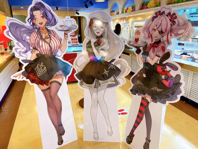昨日(一昨日)スイパラのILUNA collab カフェ行ってきましたー!!めちゃくちゃ楽しかった…みんな大好きだけど特によく配信見てるレンアスターマリアのミニアクスタ出たの嬉しい4枚目は席真後ろにいたレンくんパネル 