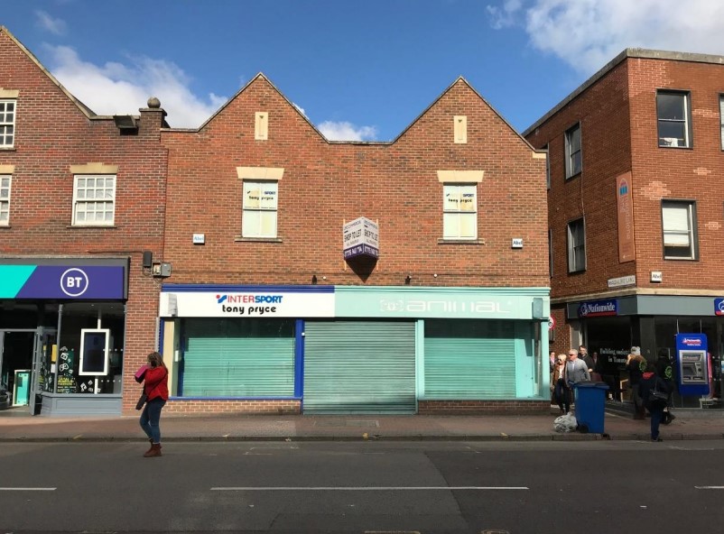 @clarksshoes have completed a new lease at 7-8 East Street #Taunton. JMD Commercial let the property on behalf of the landlord. Their shopfit proposals will produce a stunning modern contemporary look for this heritage brand #retail @tauntonsomerset @SWTCouncil @visit_taunton