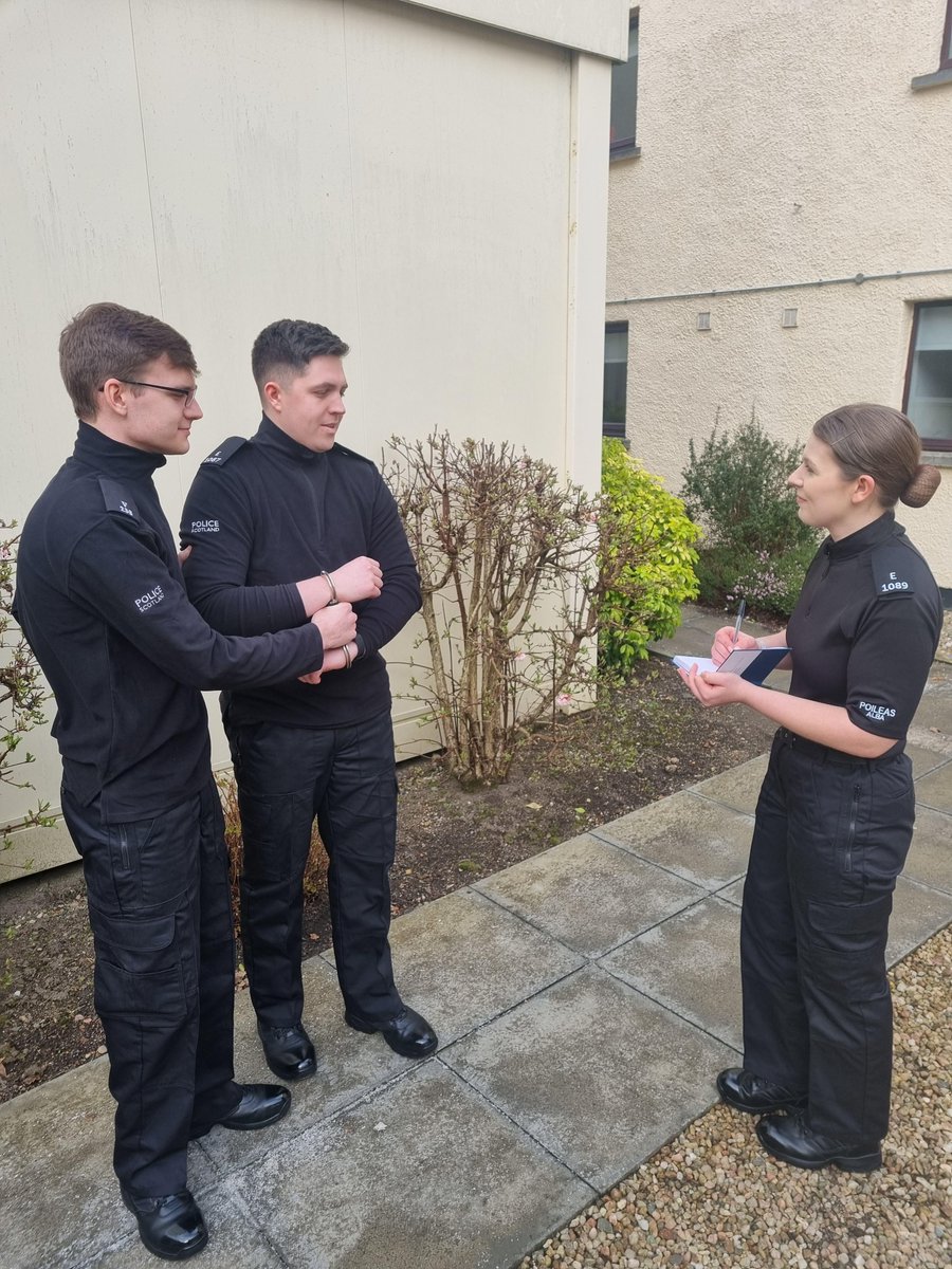 Following an input on Arrest and Charge, Probationers from Course 04/22 have been practising arrest procedures before they are assessed in practical exercises next week. #LifeOfAProbationer